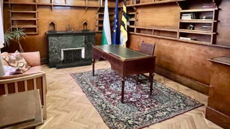 Кабинет в Минната дирекция в Перник