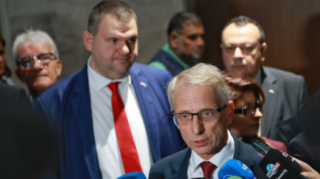 Премиерът Денков направи изявление в НС след срещата с протестиращите миньори и енергетици - 3 октомври 2023 г.