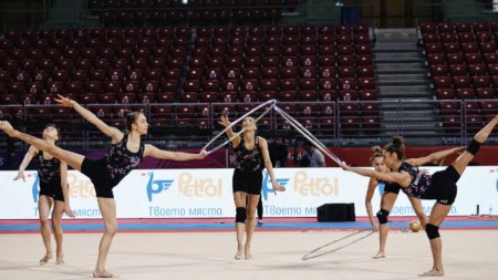 Българският национален отбор по художествена гимнастика направи подиум преди старта