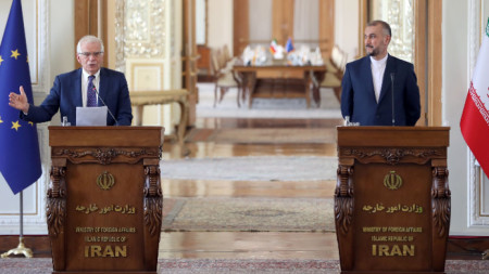 Върховния представител на ЕС по въпросите на външните работи и политиката на сигурност Жозеп Борел и иранският външен министър Хосейн Амир-Абдолахиан в Техеран - 25 юни 2022
