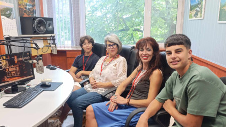 Силвия Дончева, Муна Афез, Матео и Омар гостуваха в студиото на Радио Стара Загора.