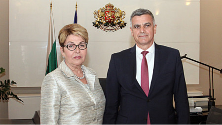 Посол России Э. Митрофанова и премьер-министр Болгарии С. Янев