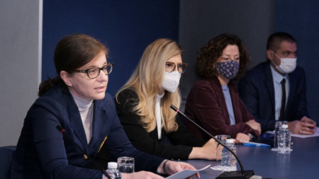 First from the left - Foreign Minister Teodora Genchovska