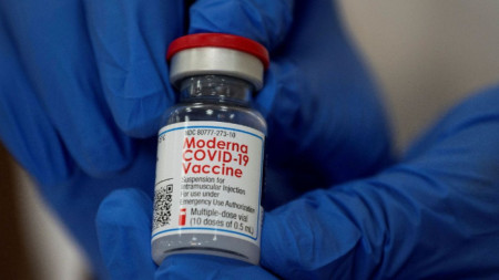 Двама души са починали в Япония след имунизация със замърсените
