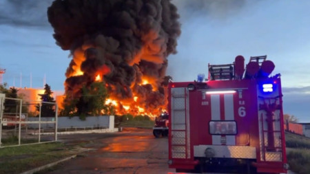 Пожар в склад за гориво в Севастопол, полуостров Крим, 29 април 2023 г.