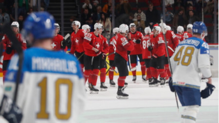 Хокеистите на Швейцария победиха с 5:0 тима на Казахстан