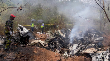 Останки от разбилия се самолет, 28 октомври 2025 г.