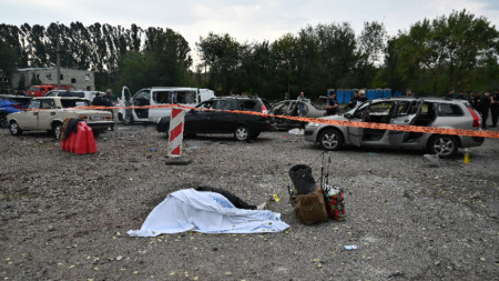 Колона от превозни средства, превозващи украински цивилни, е била ударена