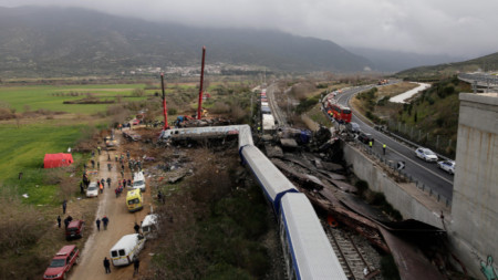 Влаковете бяха преустановени след смъртоносната жп катастрофа в края на февруари.