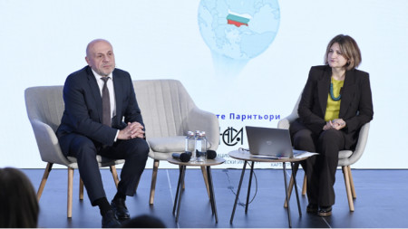 Tomislav Donchev and Mila Nenova, Executive Director of Invest Bulgaria Agency, at the presentation of the map.