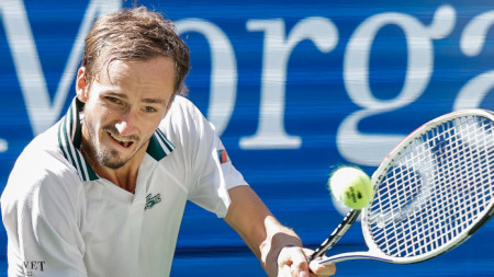 Даниил Медведев се класира за полуфиналите на Откритото първенство по