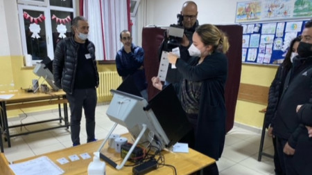 Край на изборния ден на балотажа за президент в Турция
