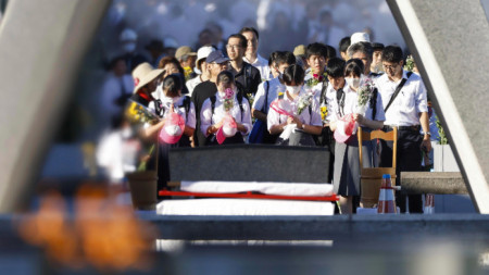 Японци отбелязват годишнината от бомбардировката в Хирошима, 6 август 2023 г.