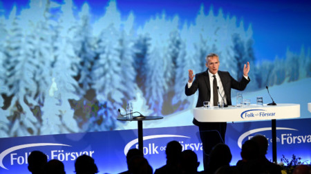 Генералният секретар на НАТО Йенс Столтенберг говори на форума в Сален - 8 януари 2023