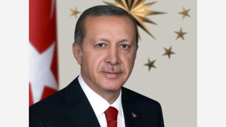 Подобен портрет ще посреща посетителите на всички ведомства в системата на МВР в Турция.