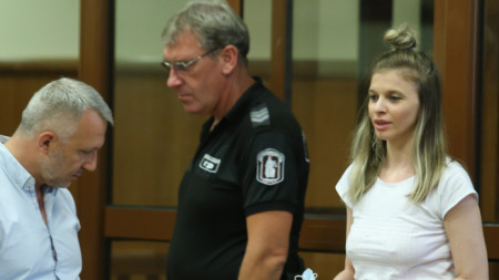 Лиляна Деянова в съда с адвокат  Хаджигенов - юли 2020 г.