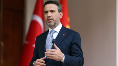 Алпарслан Байрактар, турски енергиен министър