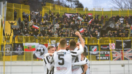 Локомотив очаква най-верните си фенове в Благоевград