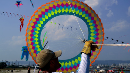 Огромни цветни хвърчила ще изпъстрят небето над Черноморието на 6