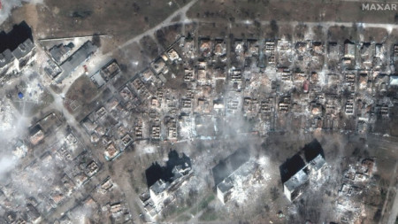 Поражения по сгради в източната част на Мариупол се виждат на сателитна снимка, разпространена от „Максар текнолъджис“, 29 март 2022 г.