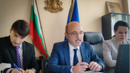 Министърът на здравеопазването д-р Асен Меджидиев информира еврокомисаря по въпросите