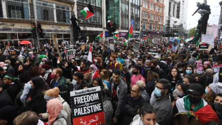 9 ранени полицаи и 9 арестувани на демонстрацията в Лондон в подкрепа на палестинците в конфликта в Ивицата Газа