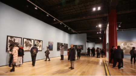 Изложбата на преподаватели от НХА беше изложена в продължение на два месеца в Императорския дворец в Забранения град