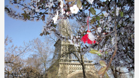 Пролет в Париж, Франция