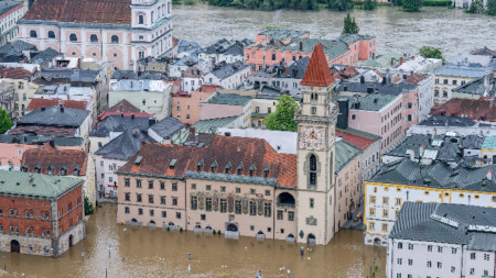 Старата част на град Пасау , Германия, беше наводнена от придошлата река Дунав.