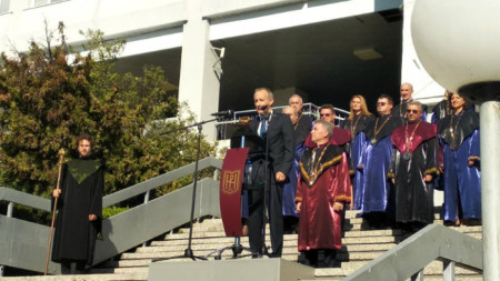 Красимир Вълчев беше гост на откриването научебната година в Югозападния университет. 