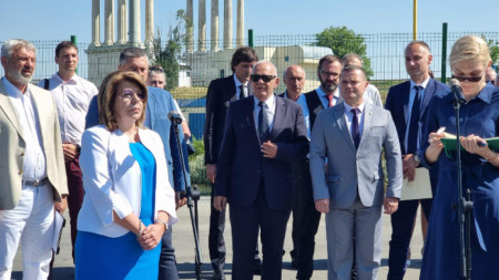Служебният министър на регионалното развитие и благоустройството Виолета Коритарова даде началото на основния ремонт на Дунав мост при Русе в българския му участък