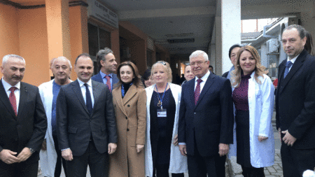 Ministri Ananiev (i treti nga e djathta në të majtë) është për vizitë në Maqedoni