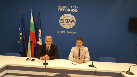 доц. Михов и доц. Лазаров
