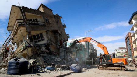 Разчистване на развалините от земетресението в Адъяман, Турция, 15 февруари 2023 г.