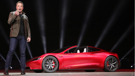 Главният изпълнителен директор на Tesla Inc Илон Мъск продаде свои
