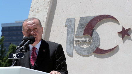 Президентът на Турция Реджеп Ердоган говори пред парламента в Анкара - 15 юли 2021
