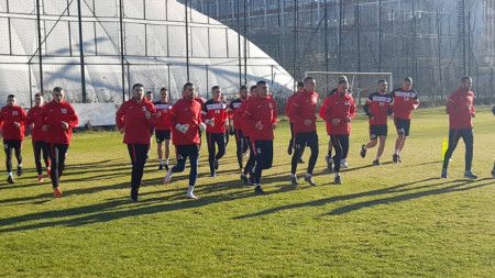 Футболният тим на Локомотив София започна зимната си подготовка с
