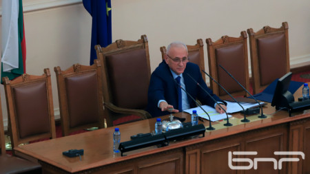 Д-р Силви Кирилов откри и първото заседание на 47-ото Народно събрание