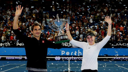 Федерер и Бенчич с купата в последното издание на 
