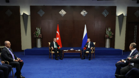 Президентите Ердоган и Путин разговаряха на Конференцията за взаимодействие и мерки за изграждане на доверие в Азия (CICA) в Астана, Казахстан, 13 октомври 2022 г.