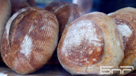 Не трябва да се консумира прясно изпечен хляб особено от