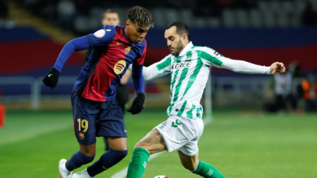 Ламин Ямал (вляво) е един от 11-те номинирани за приза 