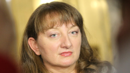 Министър Деница Сачева 