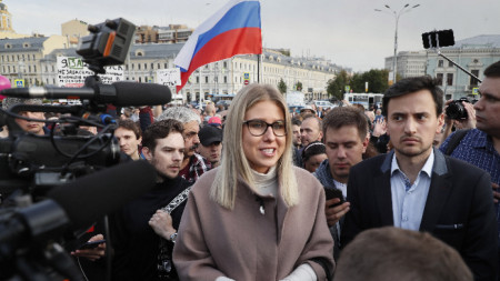 Опозиционната активистка Любов Собол на протест на опозицията в Москва.