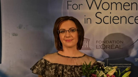 Д-р Магдалена Баймакова е сред трите стипендиантки по програмата „За жените в науката” 2018 г. 