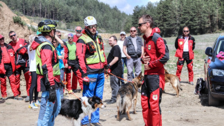 Група за спасяване с кучета към ПСС
