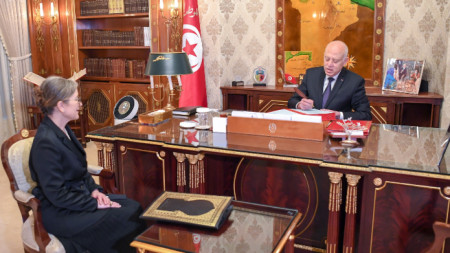 Найла Буден Ромдан и президентът на Тунис Каис Саид