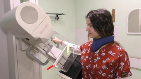 Мамографското изследване е един от методите за профилактика и диагностика на рак на гърдата