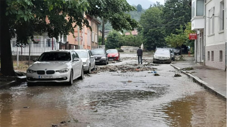 Наводнена улица в Берковица