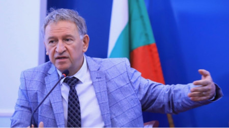 Служебният здравен министър Стойчо Кацаров заяви че здравното министерство иска